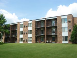 Arrowhead Apartments in Brookings, SD - Building Exterior