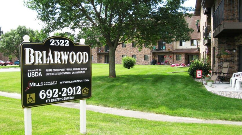 Briarwood Apartments in Brookings, SD - Exterior