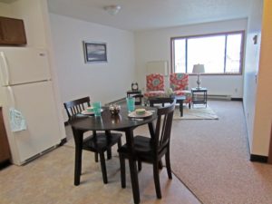 Sunchase Apartments in Brookings, SD - Dining Area