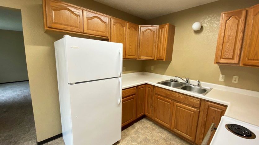 olony West Townhomes in Watertown, SD - Kitchen Looking Out (Alternative Layout)