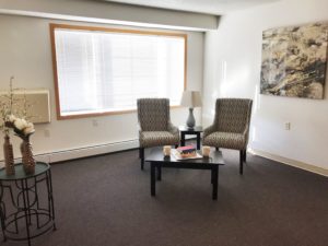 Pheasant Run Apartments in Brookings, SD - Living Room