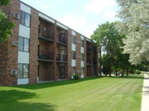 Arrowhead Apartments in Brookings, SD - Building Exterior