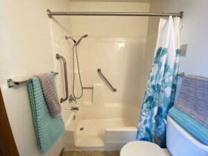 Pheasant Valley Courtyard Apartments in Milbank, SD - Bathroom Shower