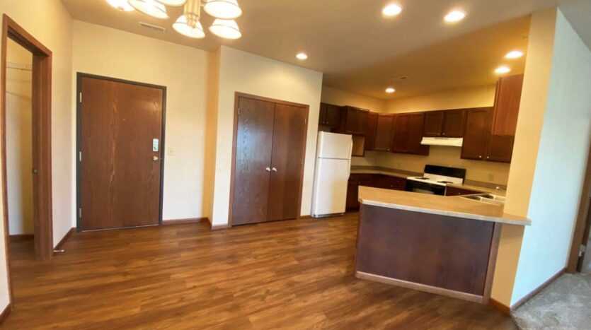 Mills Ridge Apartments in Brookings, SD - Style A Dining and Kitchen