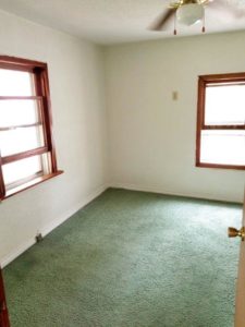 1527 4th Ave SW in Watertown, SD - Bedroom