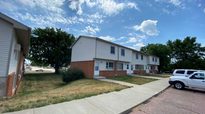 Palace Apartments & Townhomes in Mitchell, SD - Exterior4