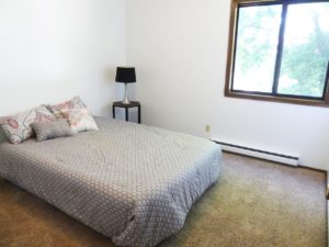 Kanyon Krossing Apartments in Miller, SD - Bedroom 1
