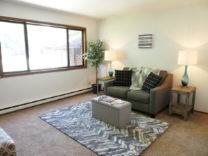 Kanyon Krossing Apartmets in Miller, SD - Living Room