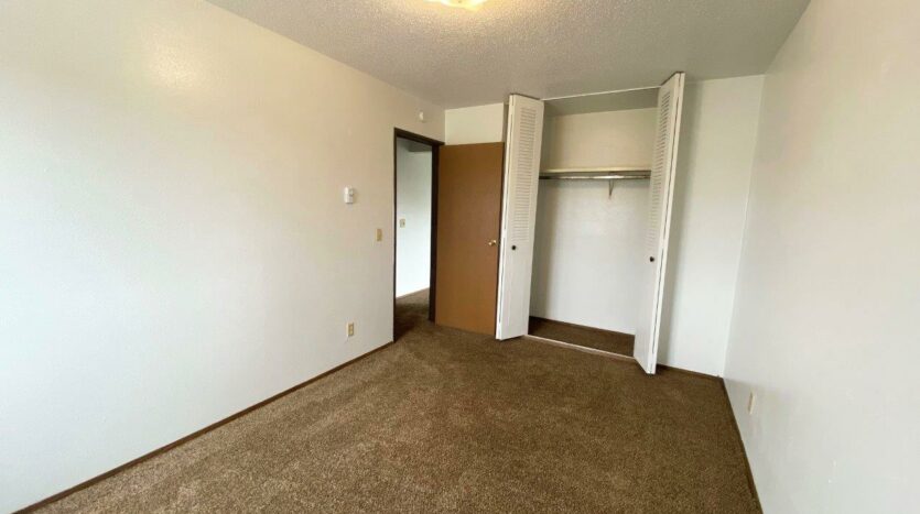 Kanyon Krossing Apartments in Miller, SD - Alternative Layout Bedroom 1 Closet