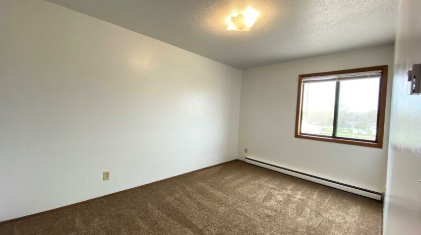 Kanyon Krossing Apartments in Miller, SD - Alternative Layout Bedroom 1