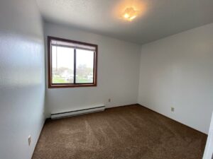 Kanyon Krossing Apartments in Miller, SD - Alternative Layout Bedroom 2