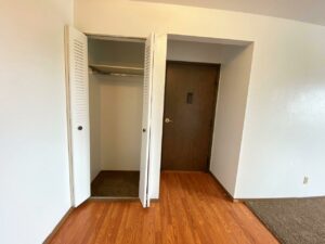 Kanyon Krossing Apartments in Miller, SD - Alternative Layout Front Door and Closet