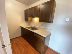 Kanyon Krossing Apartments in Miller, SD - Alternative Layout Kitchen