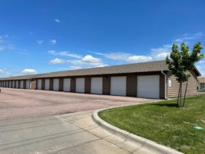 Edgerton Place Apartments in Mitchell, SD - Garages