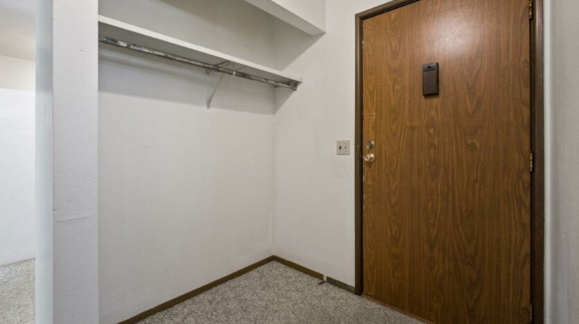 Eastview Apartments in Watertown, SD - 1 Bedroom Entry