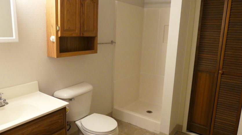 602/604 5th St in Brookings, SD - Unit 604 1/4 Bathroom