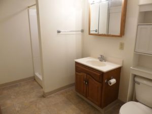 602/604 5th St in Brookings, SD - Unit 602 1/4 Bathroom