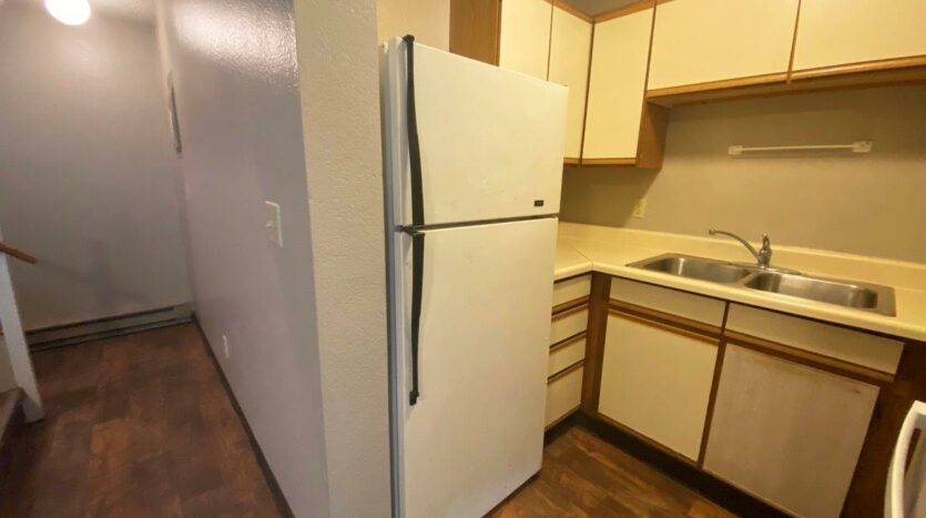 Prairie Circle Apartments in Brookings, SD - Lower Level Apartment Kitchen
