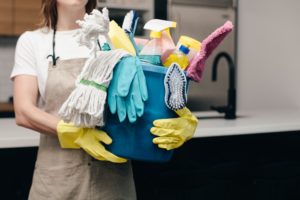 A Top-to-Bottom Guide to Spring Cleaning in Your Apartment Article