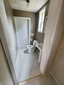 219 W Beebe Ave in Chamberlain, SD - Main Floor Bathroom