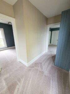219 W Beebe Ave in Chamberlain, SD - Upstairs Hallway