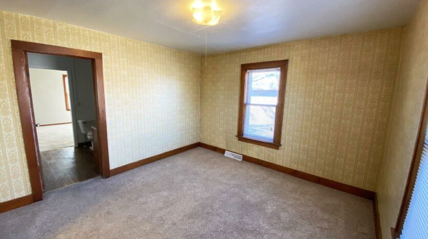 208 W Beebe St in Chamberlain, SD - Bedroom 2