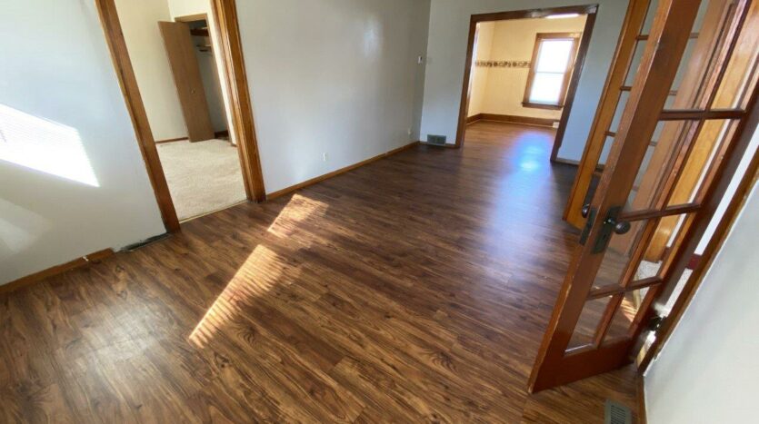 208 W Beebe Ave in Chamberlain, SD - Living Area