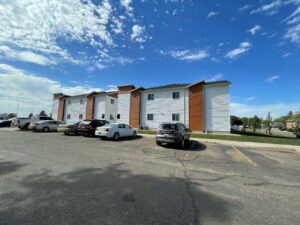 Flats on 8th in Watertown, SD - Parking Lot