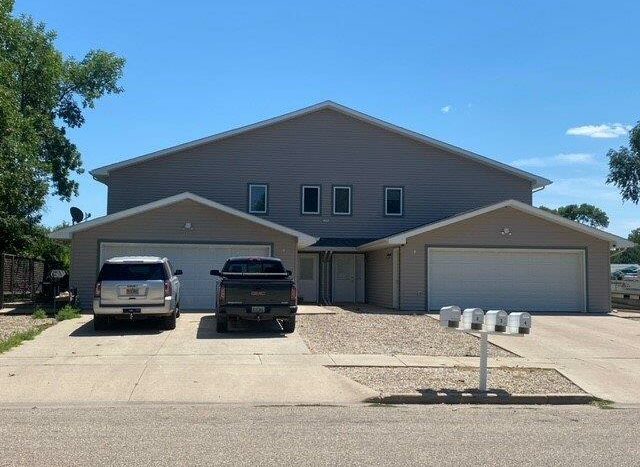 River Rock Townhomes I in Pierre, SD - Exterior 1