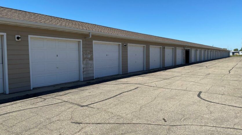 Westgate Apartments in Brookings, SD - Garages