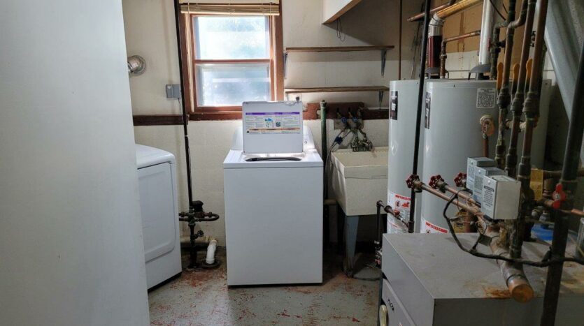 20th & State Duplex in Brookings, SD - 524 Unit Basement Laundry