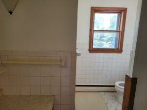 20th & State Duplex in Brookings, SD - 524 Unit Bathroom
