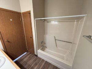 Heritage Apartments in Brookings, SD - Studio Bathroom Shower/Tub