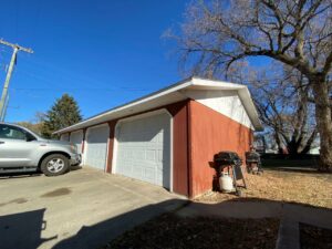 Coughlin Apartments in DeSmet, SD - Garages