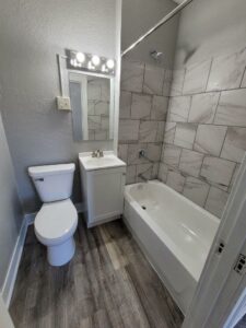 Park View Apartments in Huron, SD - Bathroom