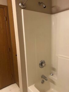 The Iron Spot in Brookings, SD - 2 Bedroom Bathroom Shower/Tub