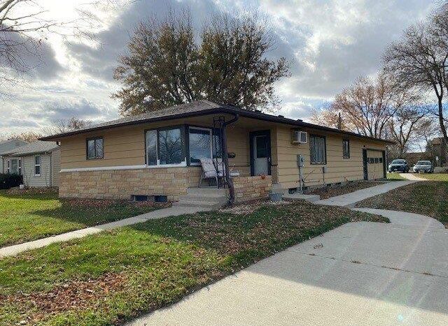 717 14th Ave in Brookings, SD - Featured Image