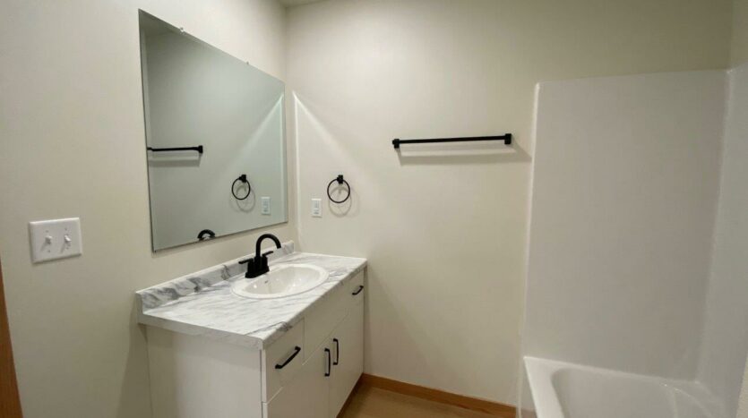 Archer Flats in Watertown, SD - 2 Bedroom Townhome Bathroom
