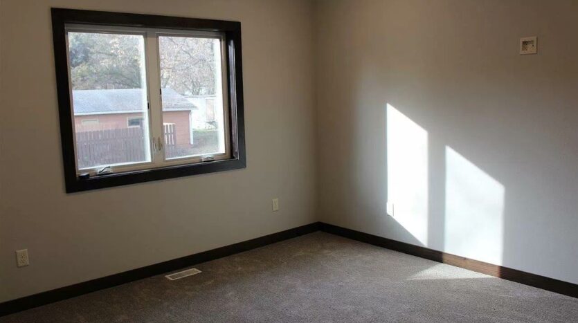 1115 N Union Ave in Madison, SD - Master Bedroom View 1