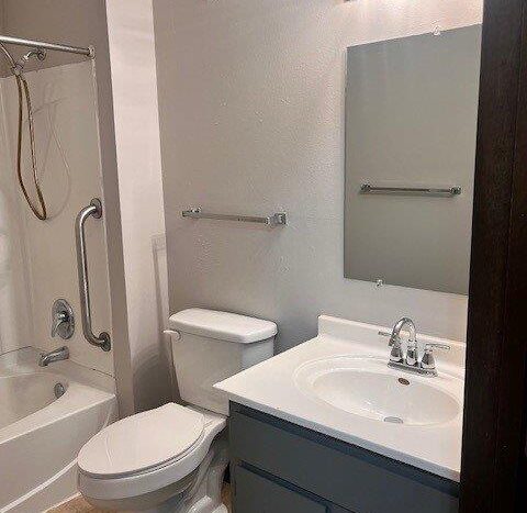 Walsen Apartments in Lennox, SD - Bathroom View 1