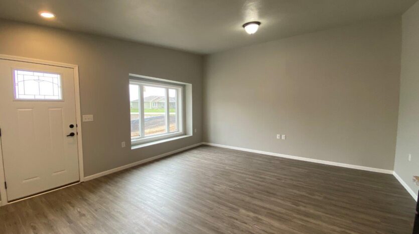 Oak Village in Aurora, SD - Living Area/Entry