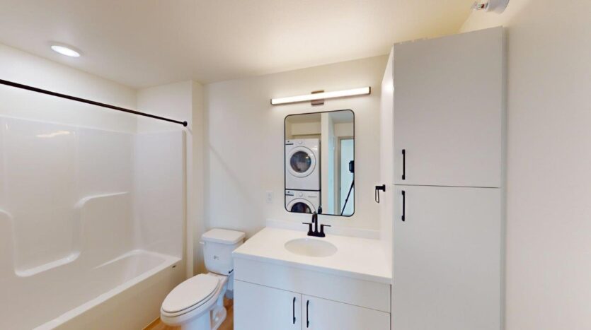 Sioux Village in Brookings, SD -2 Bedroom + 2 Bathroom - Bathroom 1
