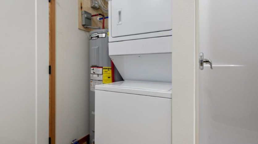 The Links in Yankton, SD - *example studio laundry