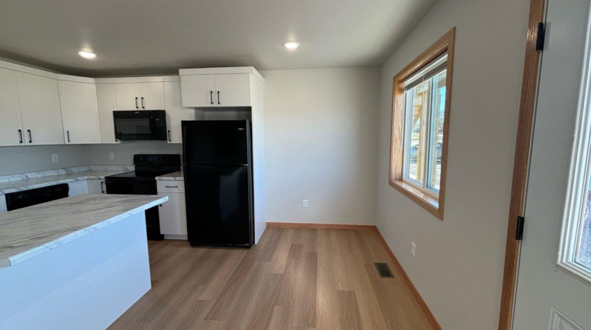 redbird meadows phase III in hayti, sd - 3 bedroom dining area