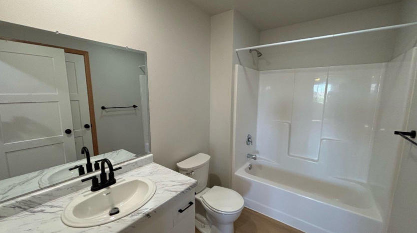 redbird meadows phase III in hayti, sd - 3 bedroom bathroom