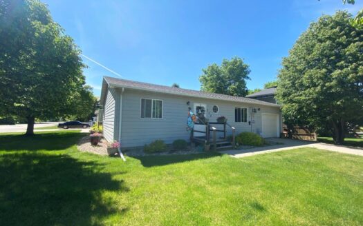 114/116 W 4th St / 325 Kasan Ave