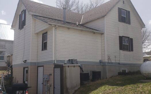 302 & 302 1/2 Main Street