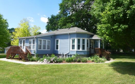 318 and 318 1/2 7th Ave S in Brookings, SD