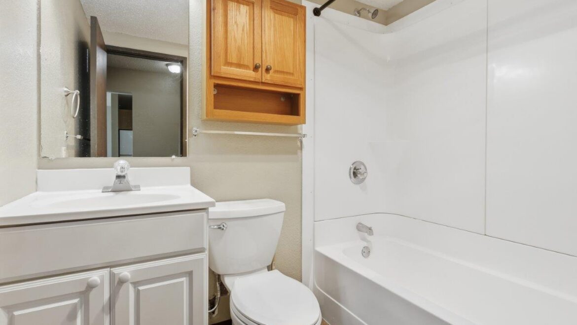 Village Square Apartments in Brookings, SD - 1 Bedroom 4