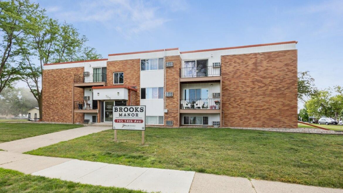 Brooks Manor Apartments in Brookings, SD - Featured Image